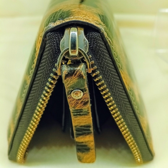 Kate Spade NY Leopard Print Storybook Patent Leather Long Zip Wallet R$159 - Picture 4 of 11